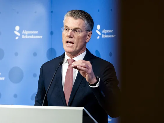 President Algemene Rekenkamer: 'Nederland is stil blijven staan'