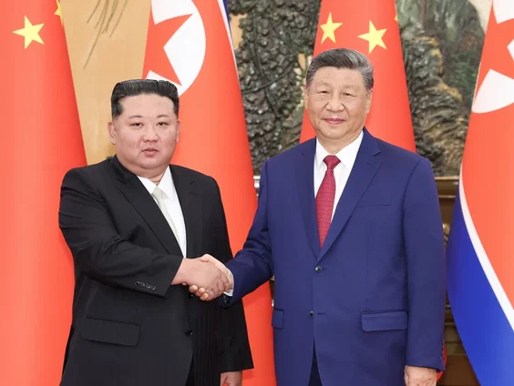 Xi Jinping op bezoek in Noord-Korea