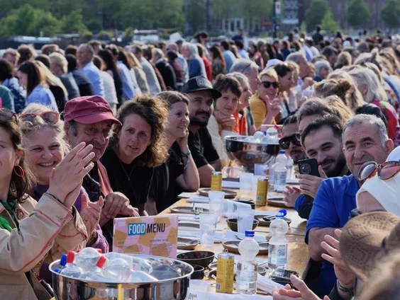 Samen aan tafel als antwoord op anti-azc-protesten