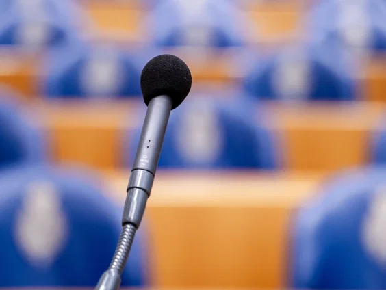 Nieuw platform stelt burgers in staat direct vragen te stellen aan Kamerleden