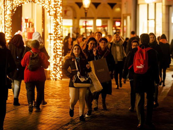 Is de koopavond ten dode opgeschreven?