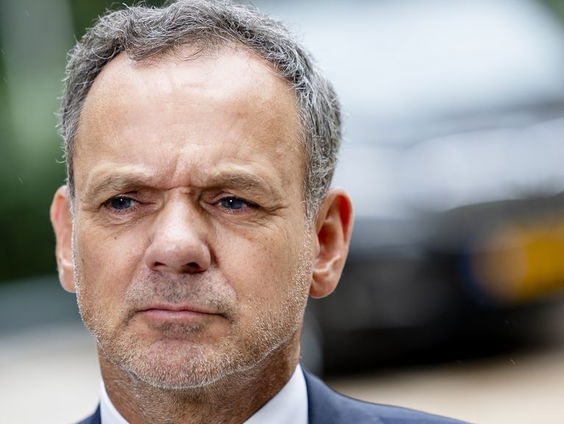 Druk op minister Veldkamp in kabinet loopt op bij Gazadebat