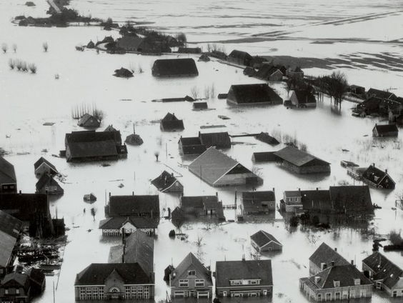 Slachtoffers van de watersnoodramp kregen nieuwe huizen van Oostenrijk en Scandinavië