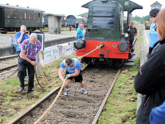 Trekken tot je een ons weegt: het NK Treintrekken