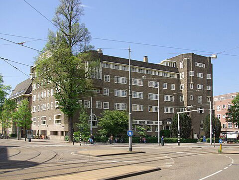 Van beschermend tot bevrijdend: Vrouwen met een kamer voor zichzelf