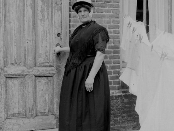 Meer Vrouw Op Straat: Jante Baarsen-Schraal