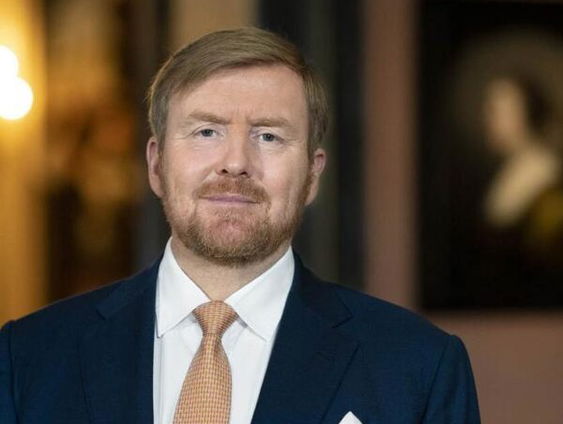 Verdient de koning te veel?