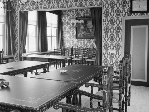 Echte nep-objecten in het Openluchtmuseum: Hindeloopen-kamer