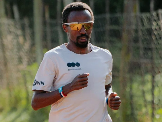 Hoe bereidde geblesseerde Nageeye zich voor op Boston Marathon?