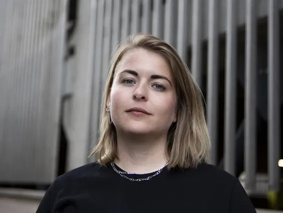 Gedicht tegen racisme en discriminatie onthuld in Leeuwarden