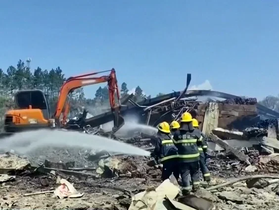Zeker 26 doden bij explosie vuurwerkfabriek China