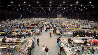 Vinyl-koorts in de Brabanthallen: Grootste platenbeurs ter wereld barst dit ...
