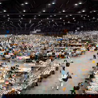 Vinyl-koorts in de Brabanthallen: Grootste platenbeurs ter wereld barst dit ...