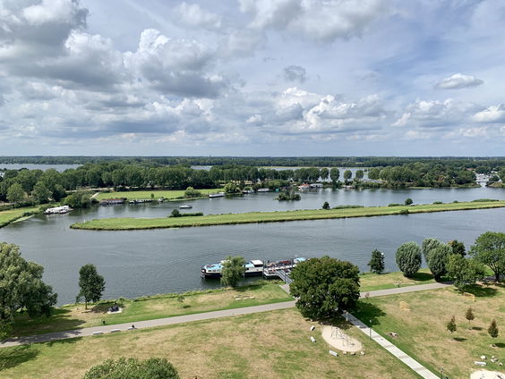 Waarom laten Duitsers hun as uitstrooien op de Maas?
