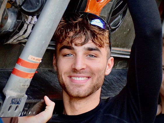 Winnaar Maak je debuut in een minuut: Merbacio en JAY WOODS