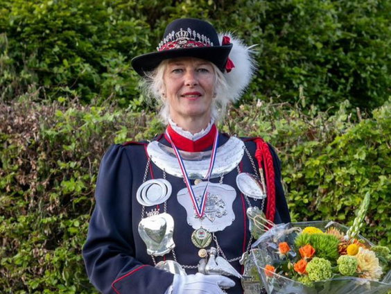 Scherpschutter Klaudia unieke keizerin in Limburgse schutterswereld