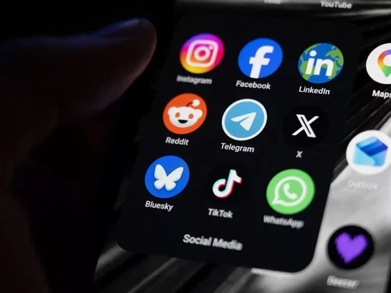 Mini-accounts en schermtijd: zo wil EU socialemediagebruik kinderen beperken