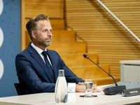 Tweede coronaverhoor Hugo de Jonge, waarin hij reflecteert op appjes, 'tunnelvisie' en bedreigingen