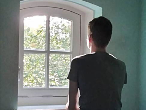 Een indringende kijk in het leven achter de gesloten deuren van de gehandicaptenzorg