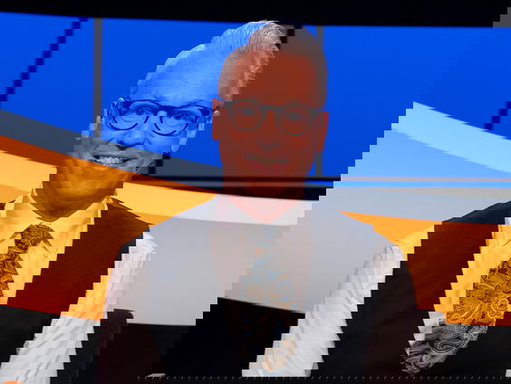 Rudolph van Veen zette de traditie voort: meteen eruit