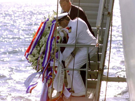 Terug naar Toen: Japans vrachtschip Junyo Maru wordt getorpedeerd