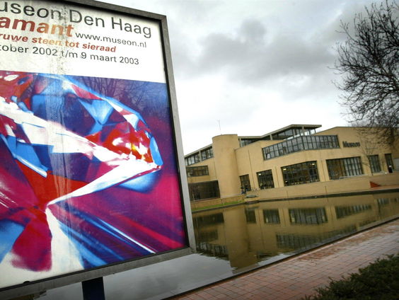 Terug naar Toen: Kroonjuwelen gestolen in Museon Den Haag