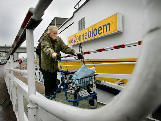 Hoe gaat het verder met de reizen van het schip de Zonnebloem na de aanvaring?
