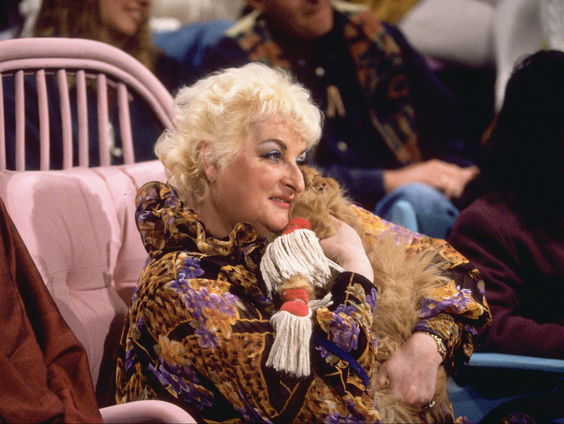 Terug naar Toen: Miep Brons overleden