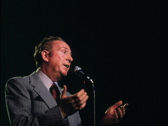 Paul Boerboom eert Charles Trenet