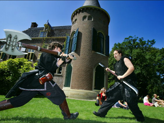 Fantasyliefhebbers genieten van Castlefest in Lisse