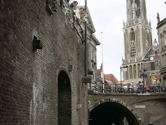 Terug naar Toen: Trap stort in aan de Oudegracht in Utrecht