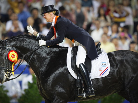 Terug naar Toen: Anky van Grunsven derde keer Olympisch kampioen