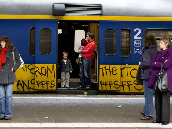 NS zet drones in om graffitispuiters aan te pakken