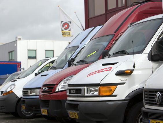 Politiek wil af van plan om alleen nog elektrische bedrijfsauto's in het centrum van 14 steden toe te laten