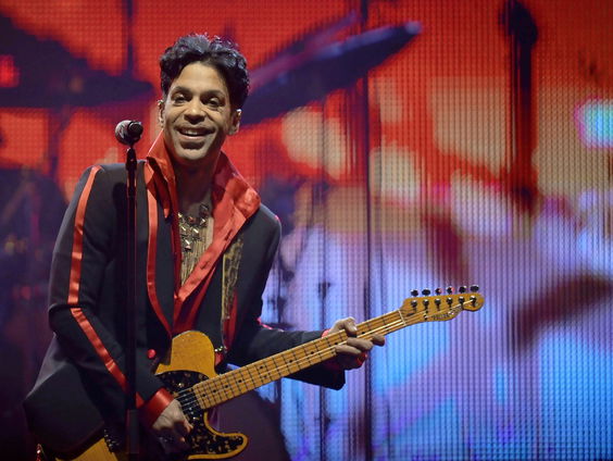 Jan Vollaard bundelt 40 jaar pop in een nieuw boek