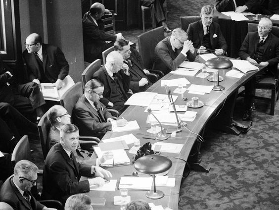 Terug naar Toen: De invoering van het minimumloon