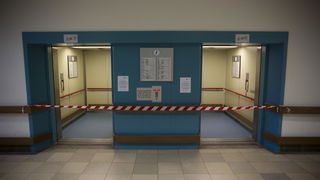 Ontsnappen uit een kapotte lift is een slecht plan