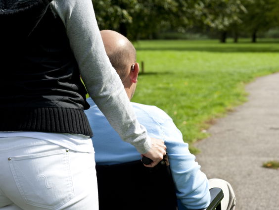 Mantelzorgers krijgen erkenning met speciaal lintje