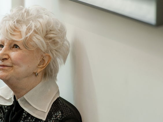 Een ode aan Adèle Bloemendaal: 'Het is van levensbelang dat een vrouw zo veel mogelijk geniet'