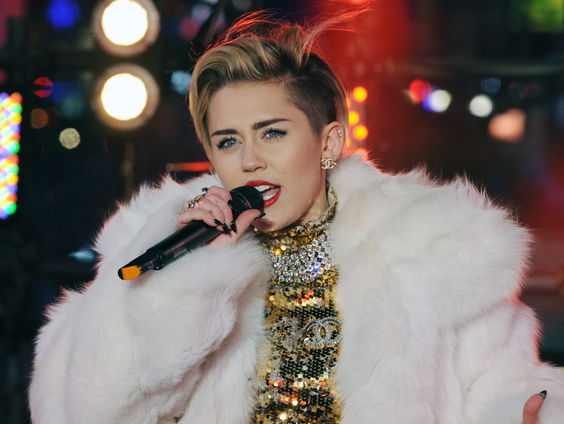 Feit of Fictie: Werd Miley Cyrus als eerste online gecancelled?