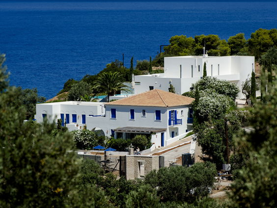 Tosca over storm in Griekenland: "Ik denk het dak vliegt van mijn huis"