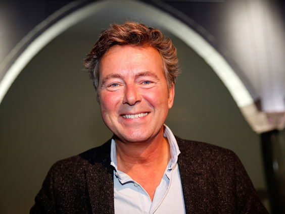 Bert van Leeuwen trapt nieuw seizoen Het Familiediner met snackbarruzie