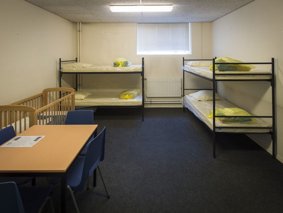 AZC-hotel opent deuren: unieke kans om te ervaren hoe het is om in een AZC te verblijven