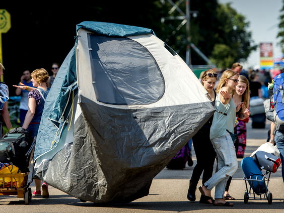 MiGreat geeft achtergelaten slaapzakken op festivals nieuwe bestemming