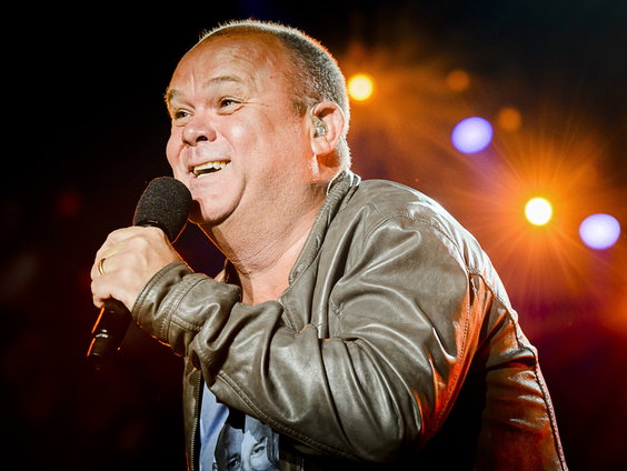 Paul de Leeuw komt met eigen Passion