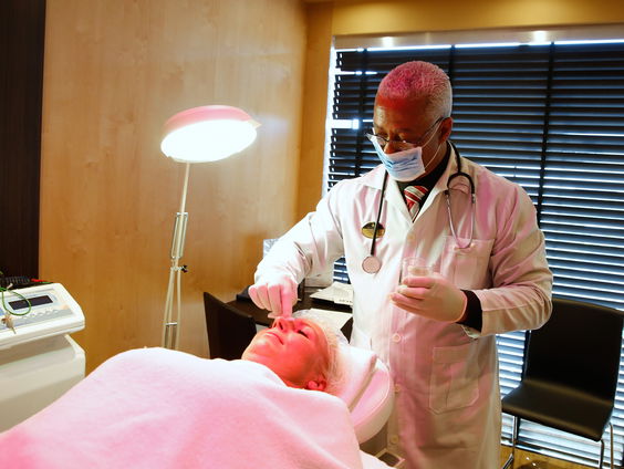 Aantal mensen met een botox- of fillerbehandeling laatste jaren flink gestegen