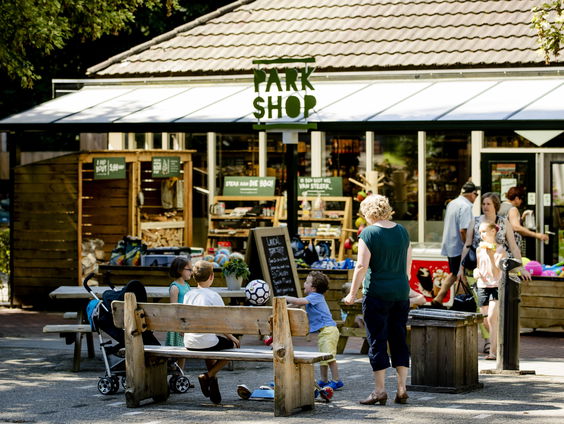 Vakanties worden duurder: betalen voor de Trevifontein in Rome, duurder ticket voor het Louvre en btw op ...