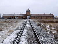 Uit de trein gegooide brieven van gedeporteerden onderweg naar concentratiekampen