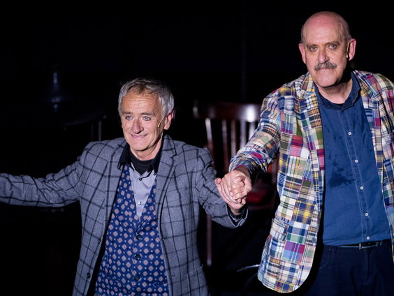 Karel de Rooij, Mini van Mini en Maxi schrijft boek over successen van het duo