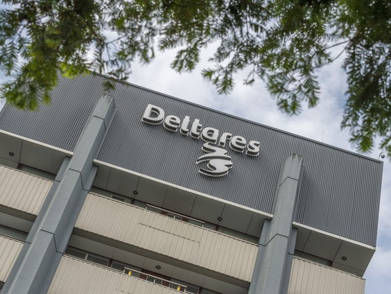 Deltares onderzoekt grondwater met grote vliegende hoepel